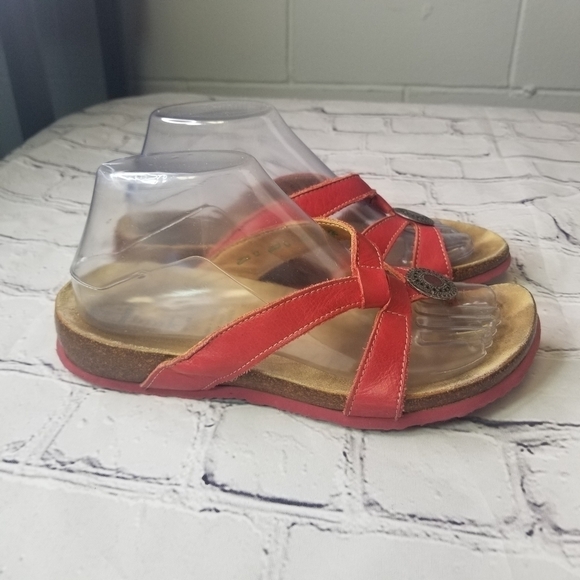 Think! red thong flip flop sandals - Picture 11 of 11